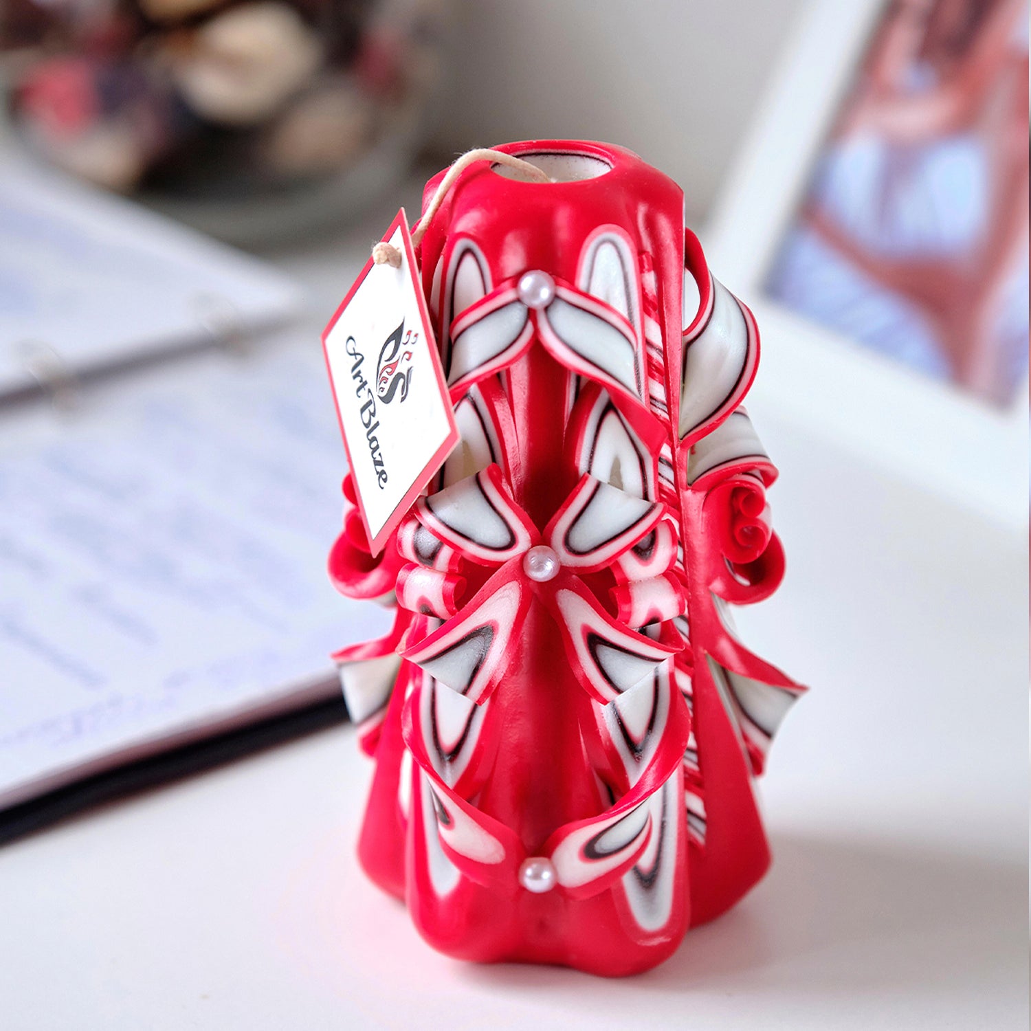 Carved candle "Scarlet Sails" small