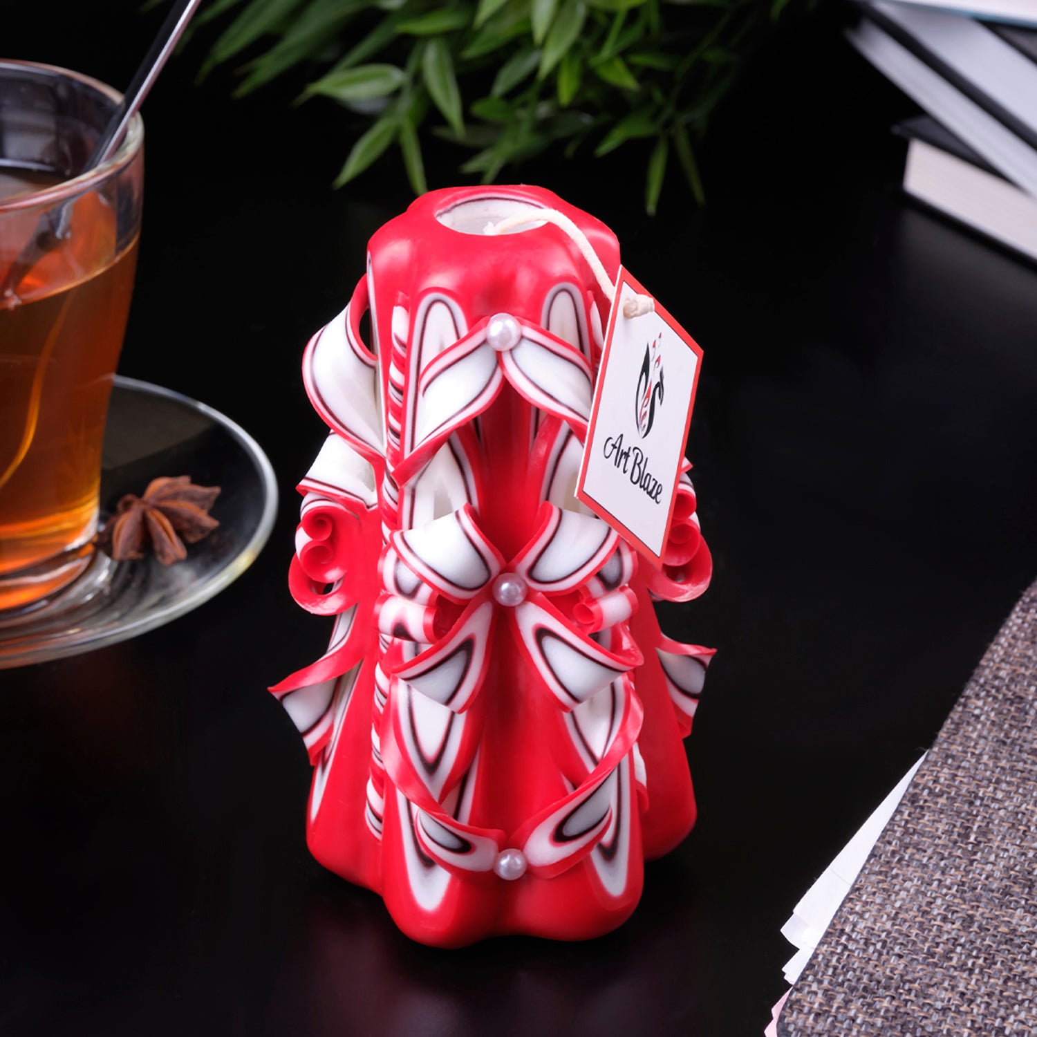 Carved candle "Scarlet Sails" small